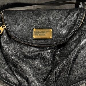 Marc by Marc Jacobs Black Pebbled Leather Shoulder Bag with Gold Plaque